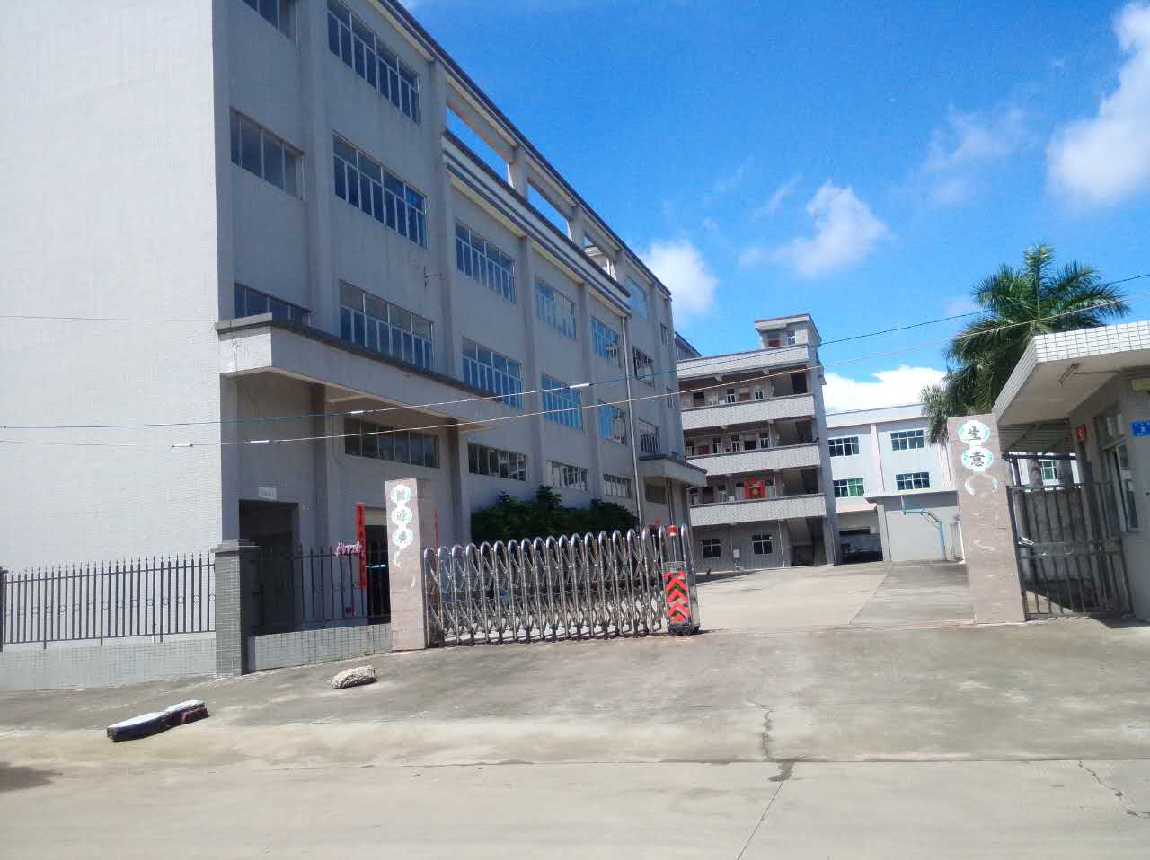 東莞橋頭新出獨(dú)院廠房分租一樓1650平方廠房出租空地大